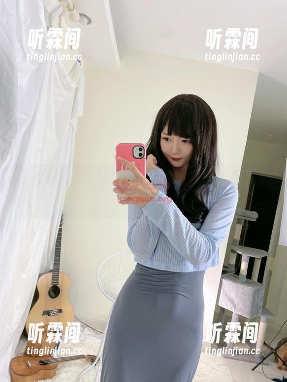 51酱 图片展现了51酱的灰丝魅力,耐人寻味的个性哦