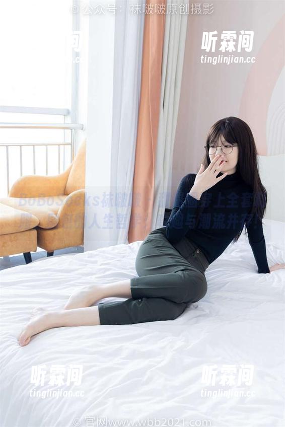 BoBoSocks袜啵啵-甜甜圈 BoBoSocks袜啵啵 - 甜甜圈穿上全套制服,图包的人生哲学:奇趣与潮流并存!