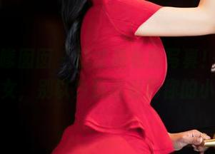 Feilin嗲囡囡 – 这才是私房写真！Emily尹菲修女，别以为我没看到你的小心思！