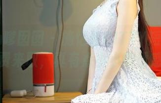 Feilin嗲囡囡 – 施忆佳KITTY短裤套图，免费来取，真有点小小的诱惑哈。