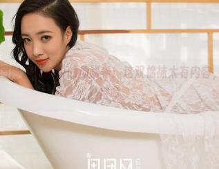 GIRLT果团网 – 私拍中的周妍希：这双棉袜太有内容，原图原地待命