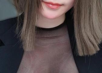 K酱这组镂空的高清美图，气氛敲敲打打，总难免让人想多想。