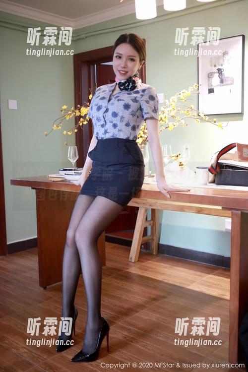 MFStar模范学院-艾莉Evelyn MFStar模范学院 - 被艾莉Evelyn的肉丝图包俘获,这是一场无法抗拒的诱惑