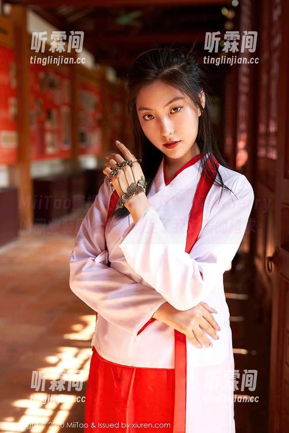 MiiTao蜜桃社-小草莓Berry MiiTao蜜桃社 - 高质量?小草莓Berry的职业装图包直接满足了我对美的追求。