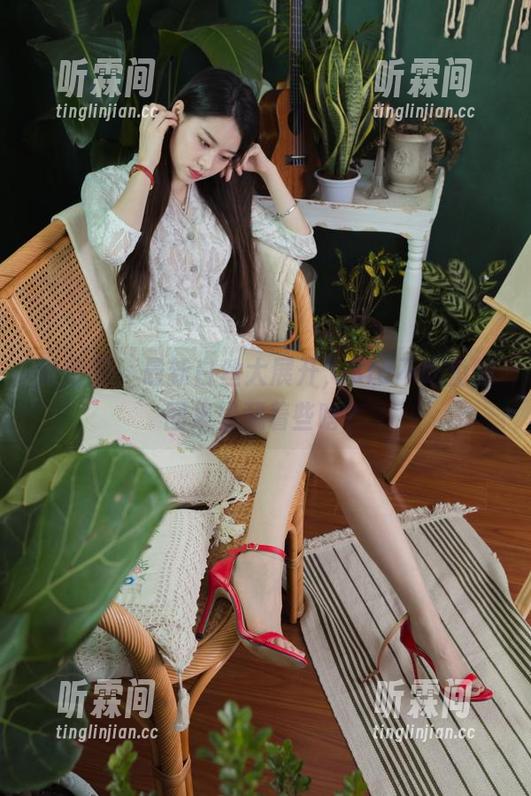 Sia不吃鱼 微密圈 - 最新白丝大展开,Sia不吃鱼的图集里藏着些啥?