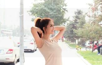 TuiGirl – 精选图片：看王依萌的职业装，差点以为她是刚从“职场女神”培训班出来的学员！
