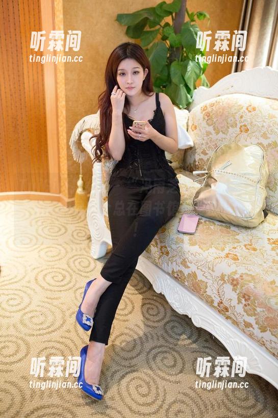 TuiGirl推女郎 - “冯雨芝学妹妹”私拍合集：探寻那个总在图书馆优雅翻书的她！