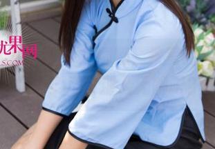 UGirls尤果网 – 尤娜娜，教室的最新写真集，学习没那么无聊吧？