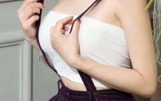 UGirls尤果网 – 田梓茵定制版比基尼大解析：图片里的每一寸都是表情!