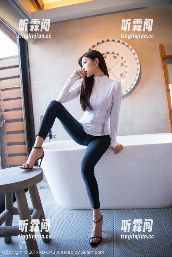 XIAOYU语画界-苏曼兮 XIAOYU语画界 - 逆光与水花的交融,苏曼兮的泳池美图闪闪发光,咋就这么迷人!