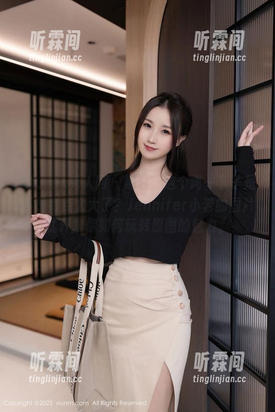 Xiuren秀人网-Jennifer小若 Xiuren秀人网 - 黑白,这个词一下子是不是有点太大了?Jennifer小若的图片就开教你如何玩转原图的魅力。
