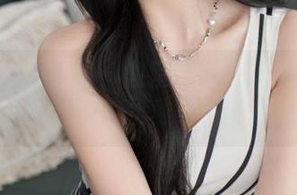 Xiuren秀人网 – 教室风云：南初妹妹的免费写真，优雅与混乱并存