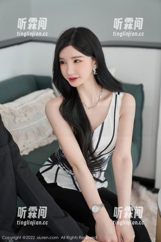 Xiuren秀人网-南初妹妹 Xiuren秀人网 - 教室风云:南初妹妹的免费写真,优雅与混乱并存