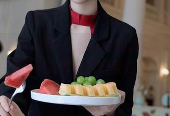 Xiuren秀人网 – 看周慕汐的JK套图，是赐予还是罪恶？随便你想吧