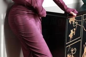 Xiuren秀人网 – 拍黄瓜girl的泳装写真集，水里冒泡的资源，一点也不黄哦！