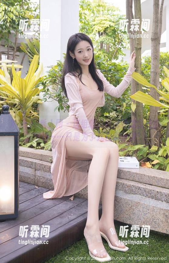Xiuren秀人网-白露小猪 Xiuren秀人网 - 这组旅拍图片可能会让你想旅行……只是为了找白露小猪!