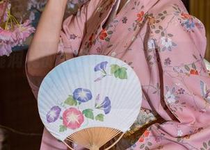 Yiko湿润兔的私拍：修女也有过“闹浪”的一刻！