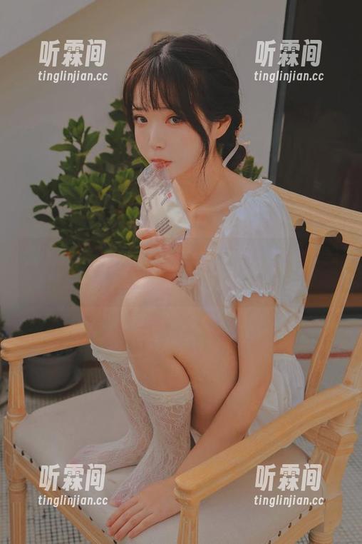 fushii_海堂 樱花和兔兔有啥关系?fushii_海堂的美图里,随便靠边。