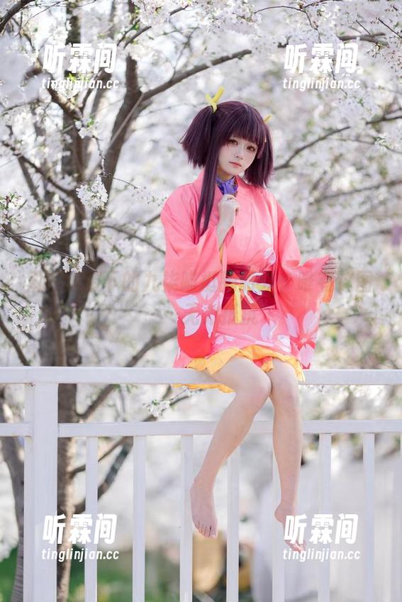 朝凪泳装下的九柒喵挺胸而立，唯有这图……无力抵抗