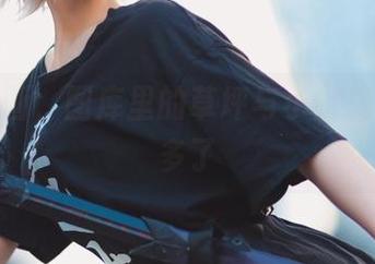 兔玩映画，图库里的草坪与小细腿让我想多了