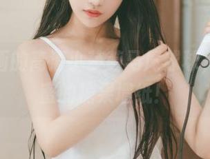 喵糖映画的高清小萝莉马尾球球，像个甜蜜的糖果墙纸！