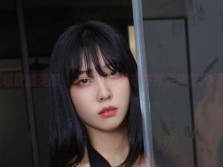 紧致又松散的美感，宋哈娜的毛衣在线原图够火花四溅。
