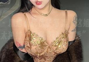 微密圈 – 精选小优优子写真，这姐姐的风格太独特，让我直呼“真香”！