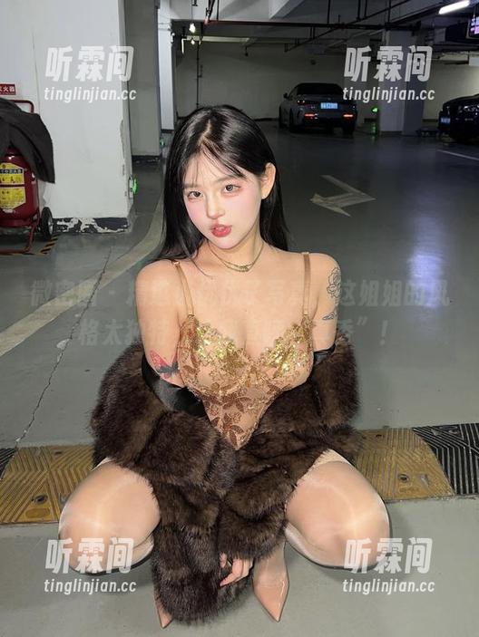 微密圈 - 精选小优优子写真，这姐姐的风格太独特，让我直呼“真香”！
