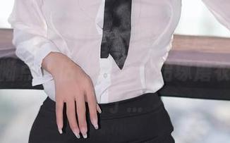尤蜜荟 – 娜露selena婚纱高清，图片要是再清晰点，估计我会开始琢磨衣服的做工了…
