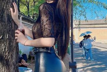 微密圈 – 图书馆的悠闲，就是阿朱啊带你游走图库与肩并肩，下载随心