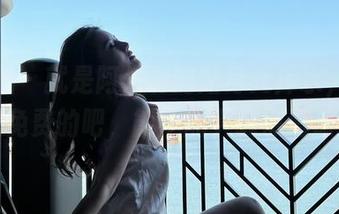 微密圈 – 就是阿朱啊的贴身死库水，这应该是免费的吧，能不能下载点清凉感？