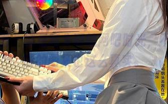 微密圈 – 就是阿朱啊的网吧时光，不需华丽的图集也这么真实。