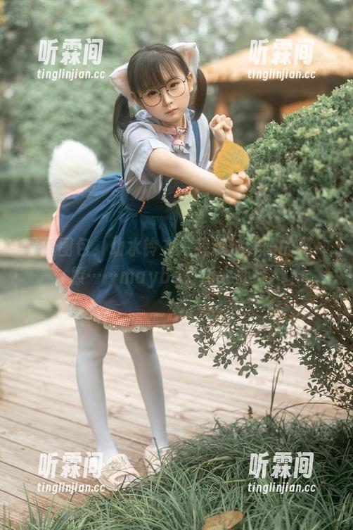 幼水铃衣 黑丝图包,幼水铃衣把我越过界限的那种撩……maybe有点太直接。
