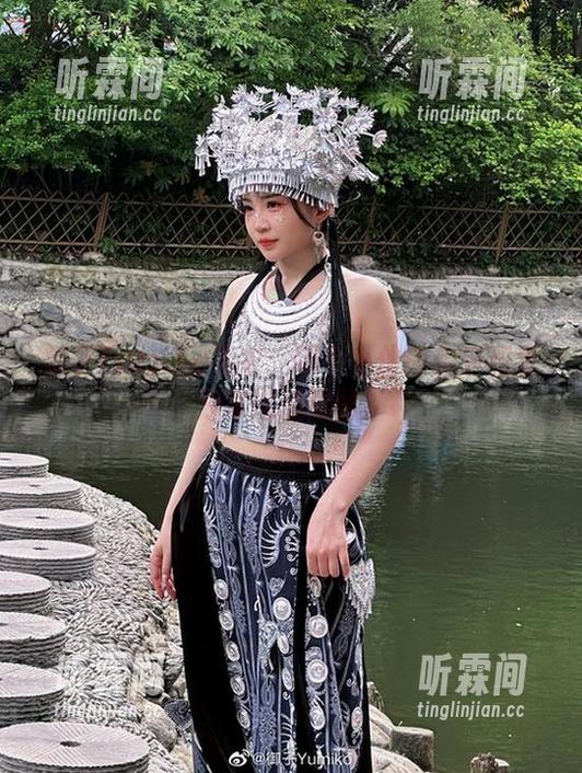 御子Yumiko 御子Yumiko毛衣:哪个小伙伴想来和我分享这波福利?