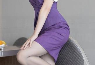 红裙合集，看抖娘利世的姿态，图片里的灵动和轻盈，有种让人放松的魔力呢。