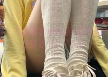 微密圈 – 无敌哒小姨妈新泳装写真集：腿长到要上天了吗？