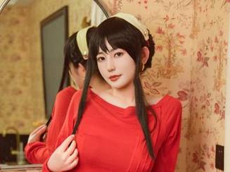美图更新！星澜想来杯珍珠奶茶穿透人心的黑裙，图包里的空白比我的恋爱史还要多。