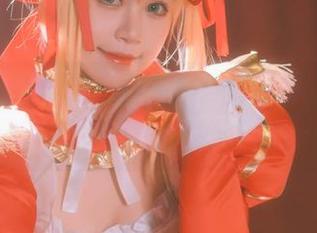 当星黛鹿鹿i遇上罩纱豹纹泳装，完全超越‘羞涩’，这资源可得好好收藏！