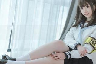 朝雾爱水手服：看吧，看吧，她真把海洋搬到了镜头前。