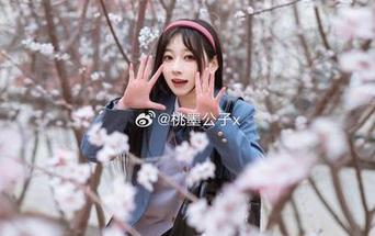 桃墨公子最新力作：窗边的样子，外面的风吹得好乱