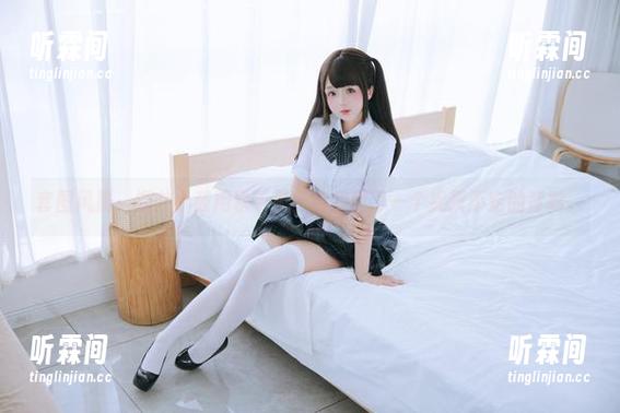 樱井小莜 套图风暴,樱井小莜用水手形象给我留了一个捉摸不定的背影。