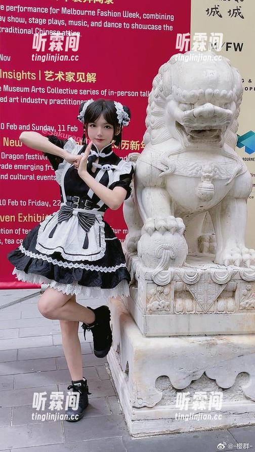 高清写真中的樱群，和服外套穿搭，明明是一道风景线却有点矛盾。