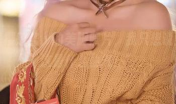 拿着樱落酱w的美脚照片，我只想说：“这是什么仙气！”