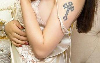 分享爱尤物的写真集，看看这些模特如何演绎‘性感联盟’！