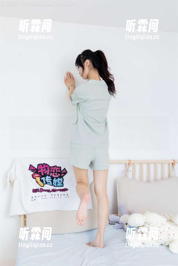 物恋传媒-elise 物恋传媒 - Elise的写真:马尾、小伙伴、球衣,还有帆布鞋的秘密位置神器!