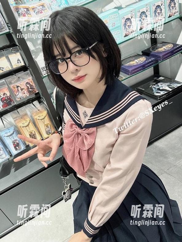 眼酱大魔王w 原图中的少女瞬间化身眼酱大魔王w,资资源像是暗流涌动的潮水。