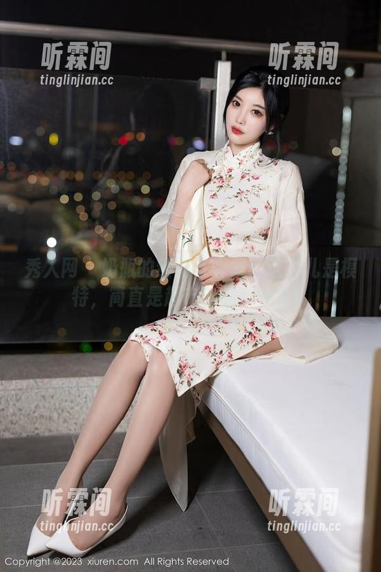秀人网-奶瓶 秀人网 - 奶瓶的红裙写真集:这哪儿是模特,简直是超市购物小分队!