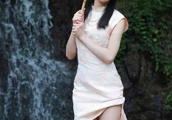 秀人网 – 当娜露Selena穿上泳衣，高清在这一刻化作了个大彩虹！