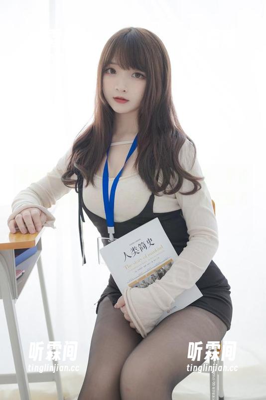 紧急企划-小枫 紧急企划 - 这全套的小枫美脚图集,不仅是脚,旁边的那只洋葱让我分不清注意力要放在哪里了。