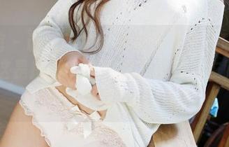 美媛馆 – 说好的牛仔裤无圣光呢？瑞莎Trista这是把真实诠释到了极致，衣服和我一样懒。